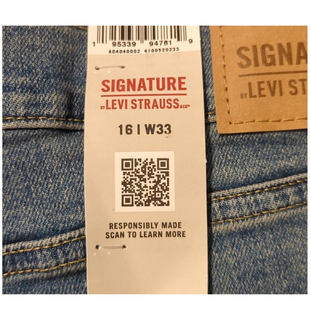 Levi's Signature NWT High Rise Straight Stretch Distressed Jean Women's Size 16 - Picture 4 of 7